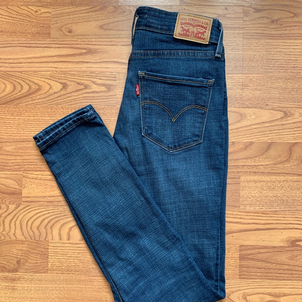 Skinny High Rise Levi Jeans